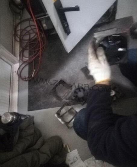 ABB機(jī)器人IRB460保養(yǎng)換油流程